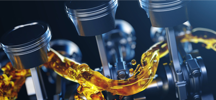 Olio motore che scorre attraverso i pistoni