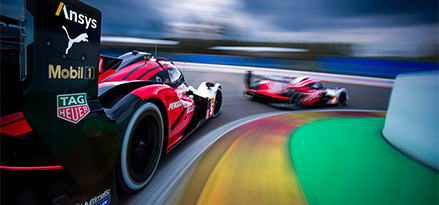 Auto da corsa Porsche in pista